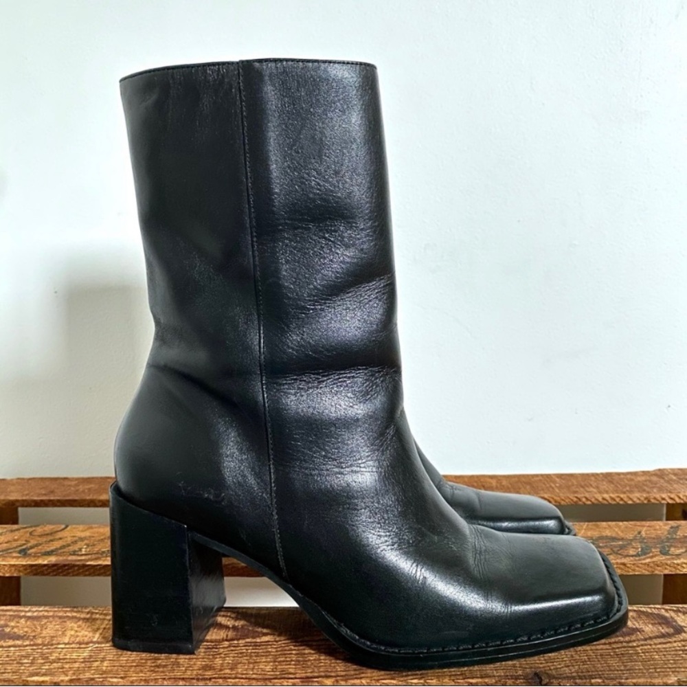 Steve Madden black leather boots